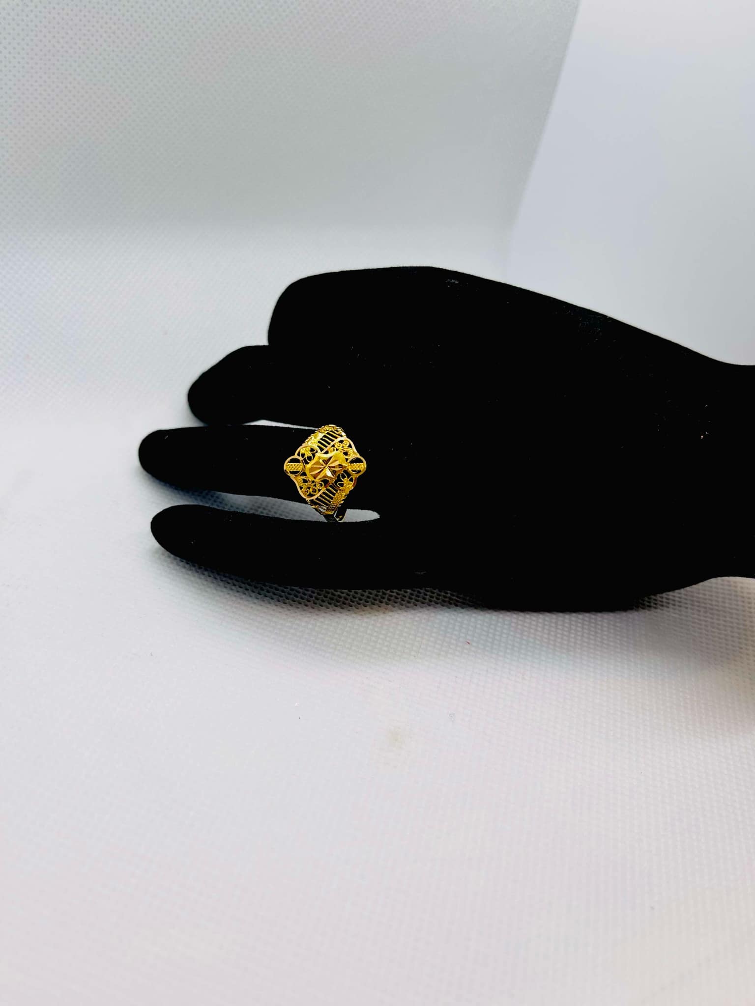 Rng-17 - Female Fingering Design